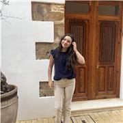 Profesora de clases extraescolares para reforzar y ayudar con las diferentes dudas